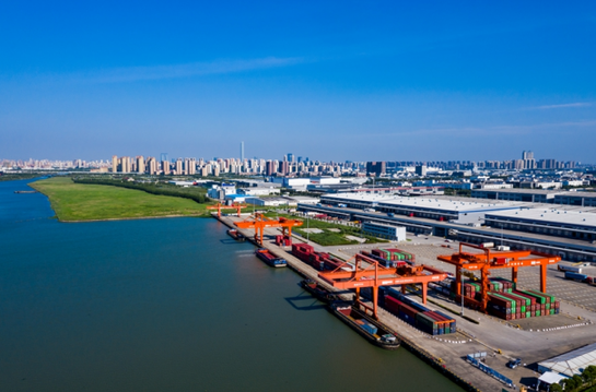 苏州港口2021年度集装箱吞吐量突破800万标箱
