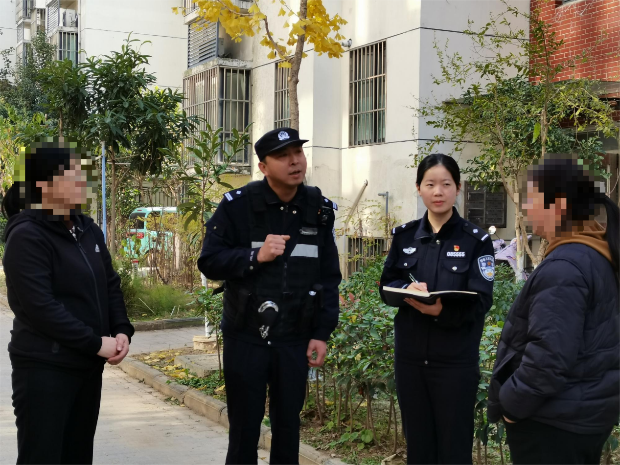 楼上漏水引纠纷 民警调解促和谐 新华网江苏频道