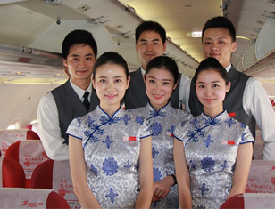 西部航空打造上海风情航班 空姐秒变"冯程程"