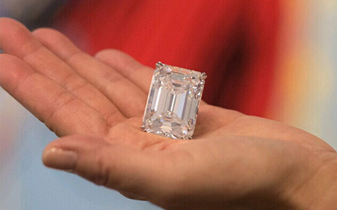 100克拉钻石拍出1.37亿元高价